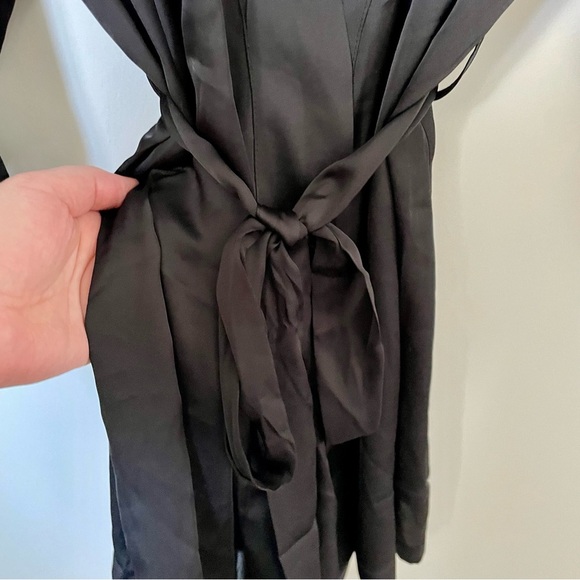H&M Black Satin Tie Waist Kimono Robe Lace Trim Size M/L - Picture 5 of 5